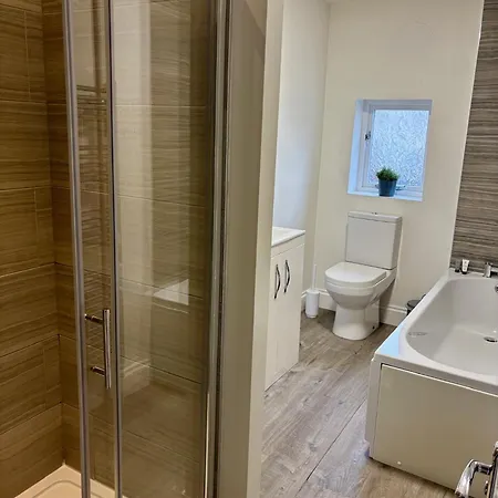 Dracula Seafront, Dog-friendly With On-street Parking Whitby