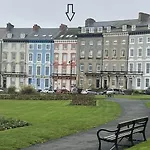 Apartment Dracula Seafront, Dog-friendly With On-street Parking