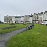 Apartment Dracula Seafront, Dog-friendly With On-street Parking *