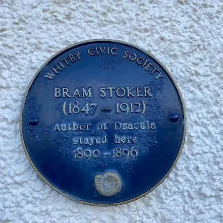 Dracula Seafront, Dog-friendly With On-street Parking * Whitby