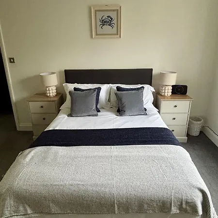 Tatil Evi Dracula Seafront, Dog-friendly With On-street Parking