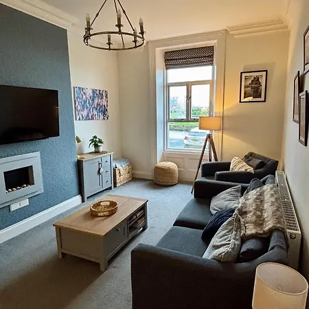 Tatil Evi Dracula Seafront, Dog-friendly With On-street Parking Whitby