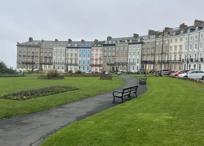 Lägenhet Dracula Seafront, Dog-friendly With On-street Parking *